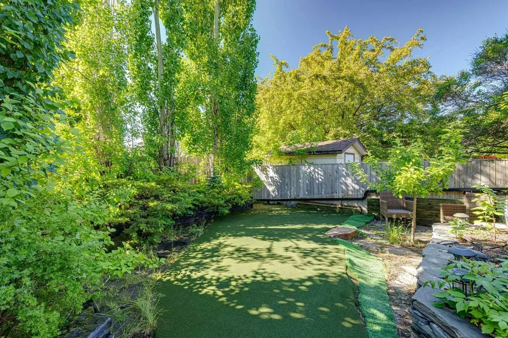 10220 Brookpark Boulevard SW Calgary AB T2W 2P7