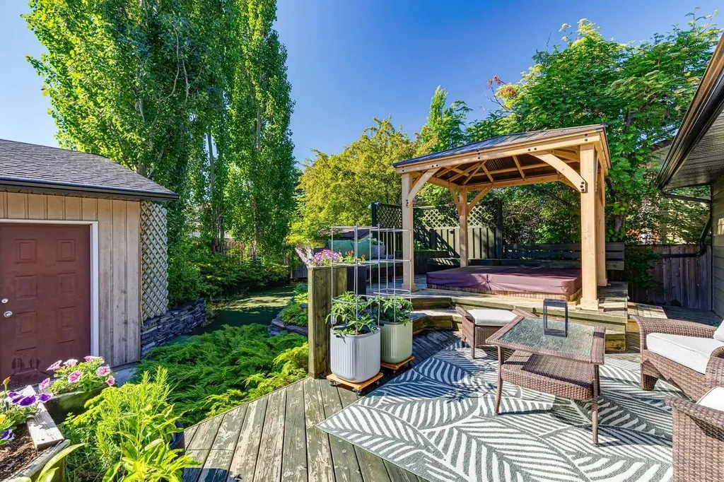10220 Brookpark Boulevard SW Calgary AB T2W 2P7