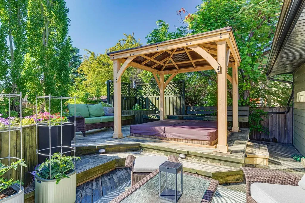 10220 Brookpark Boulevard SW Calgary AB T2W 2P7