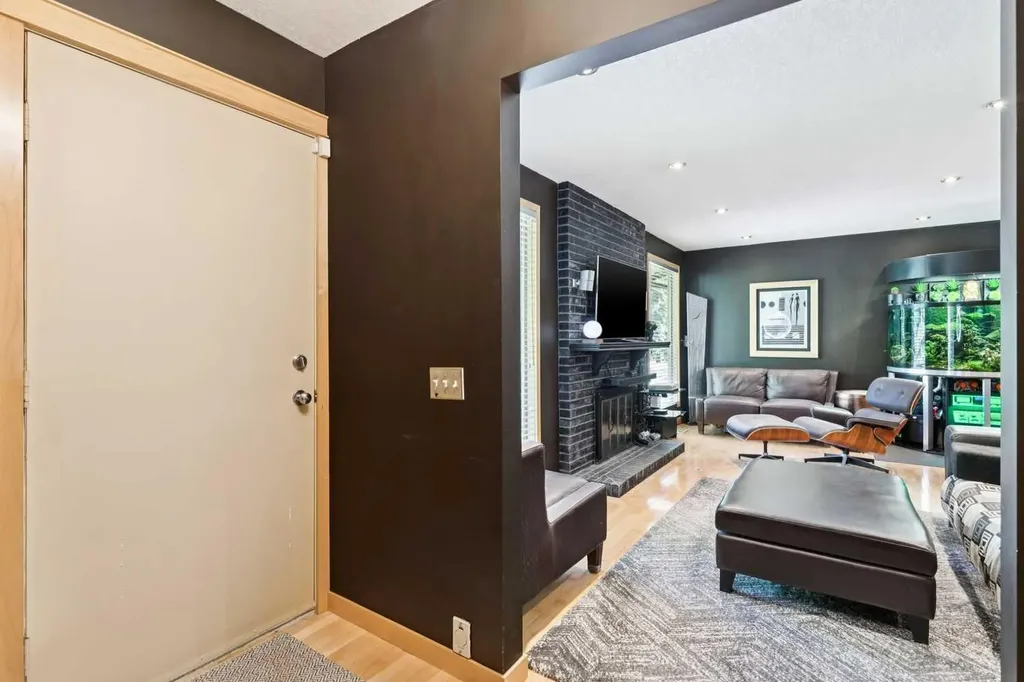 10220 Brookpark Boulevard SW Calgary AB T2W 2P7