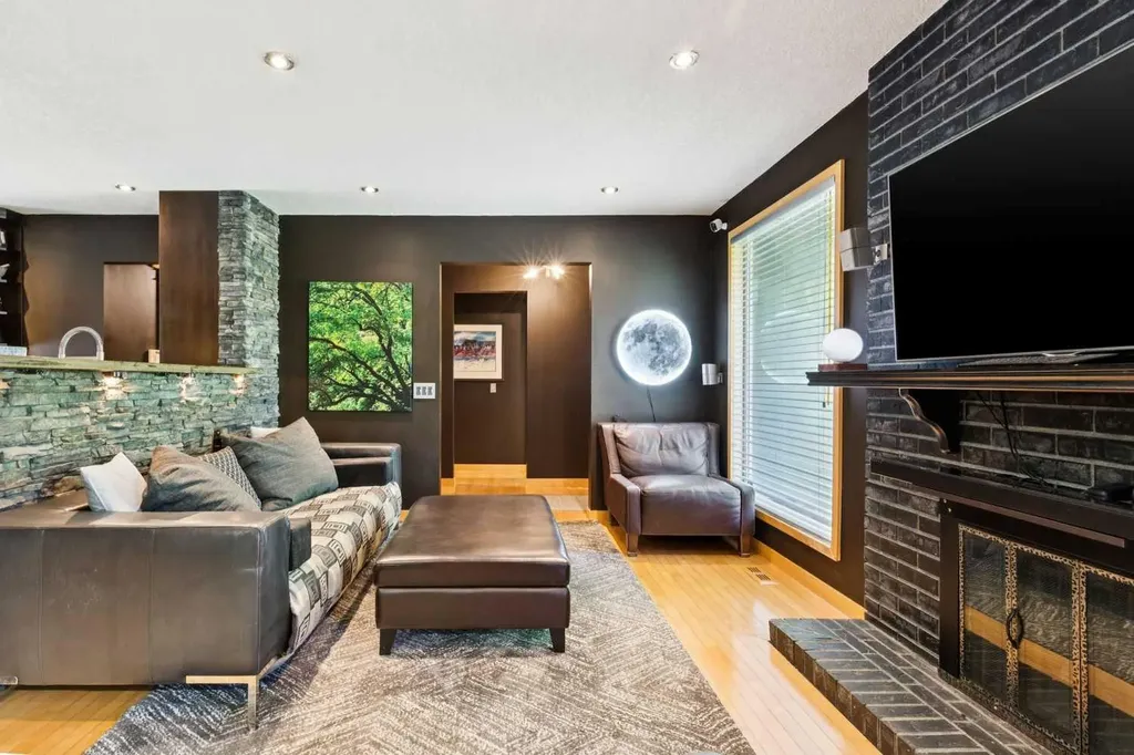 10220 Brookpark Boulevard SW Calgary AB T2W 2P7