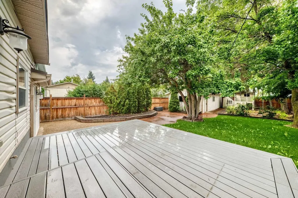 3721 44a Avenue Red Deer AB T4N 3K5