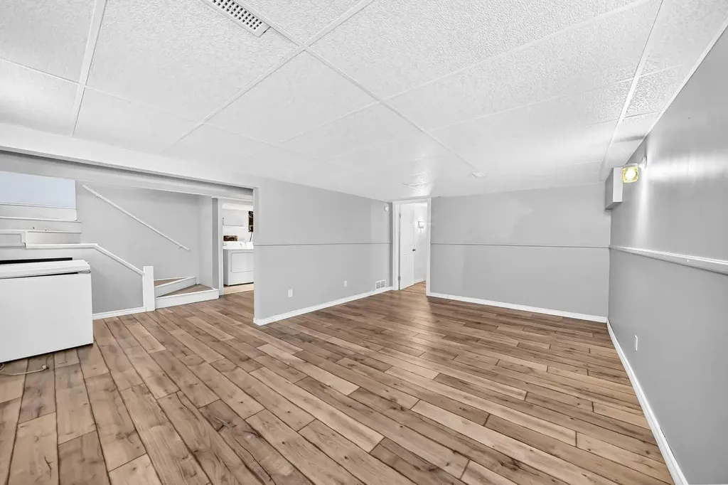 3721 44a Avenue Red Deer AB T4N 3K5