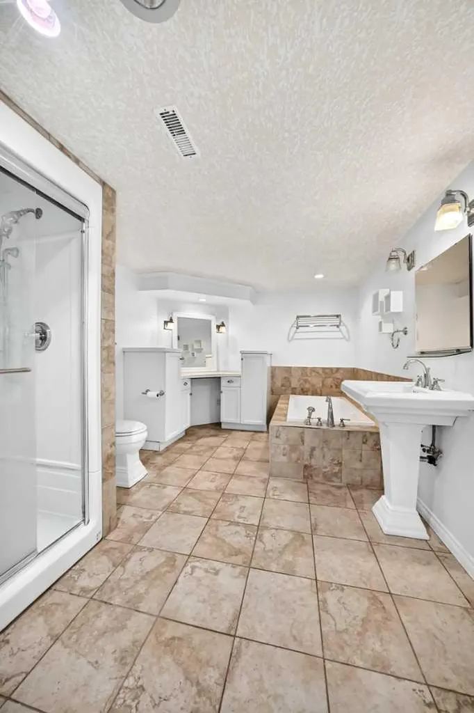 3721 44a Avenue Red Deer AB T4N 3K5