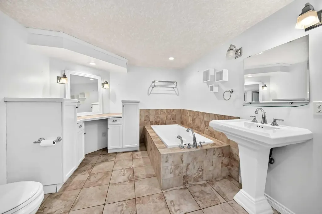 3721 44a Avenue Red Deer AB T4N 3K5