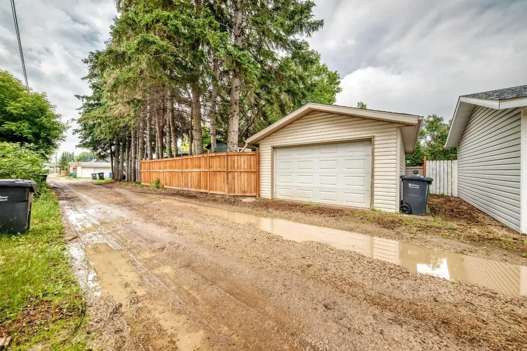 3721 44a Avenue Red Deer AB T4N 3K5