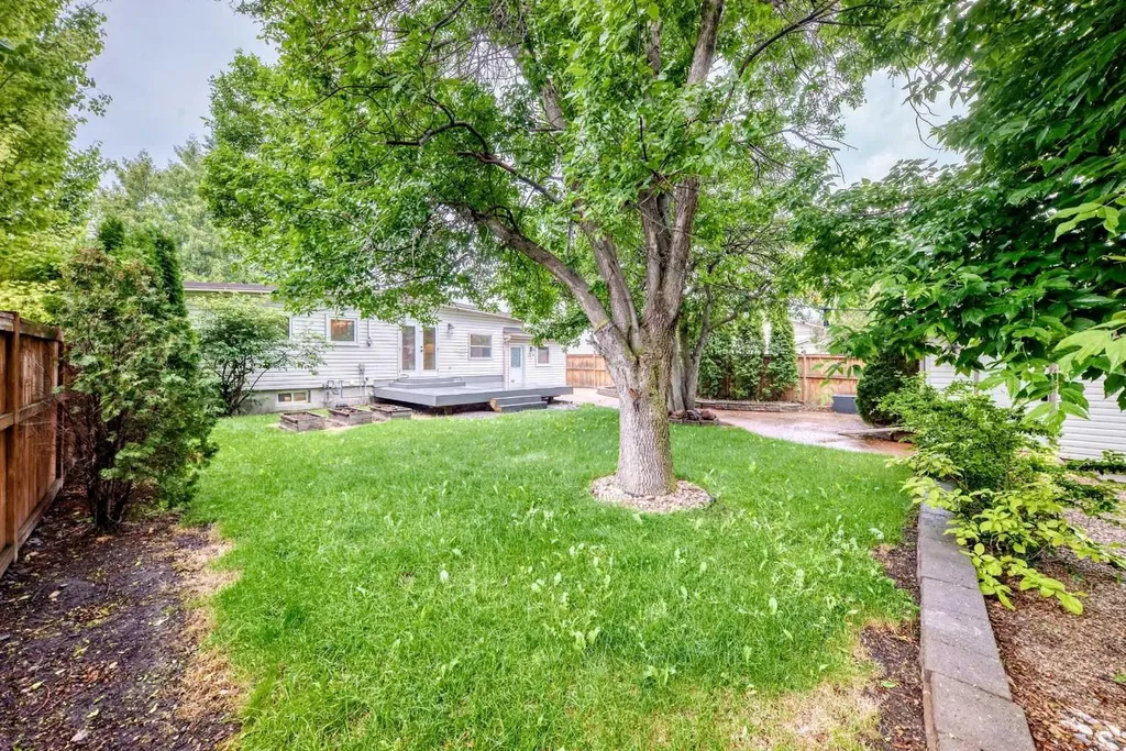 3721 44a Avenue Red Deer AB T4N 3K5