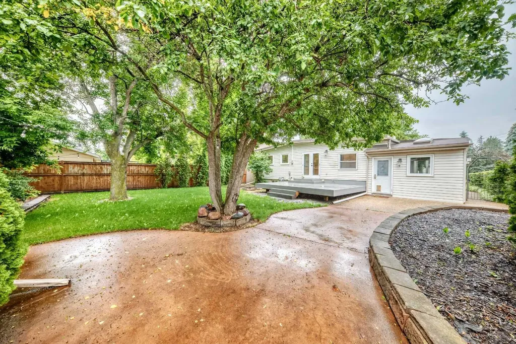 3721 44a Avenue Red Deer AB T4N 3K5