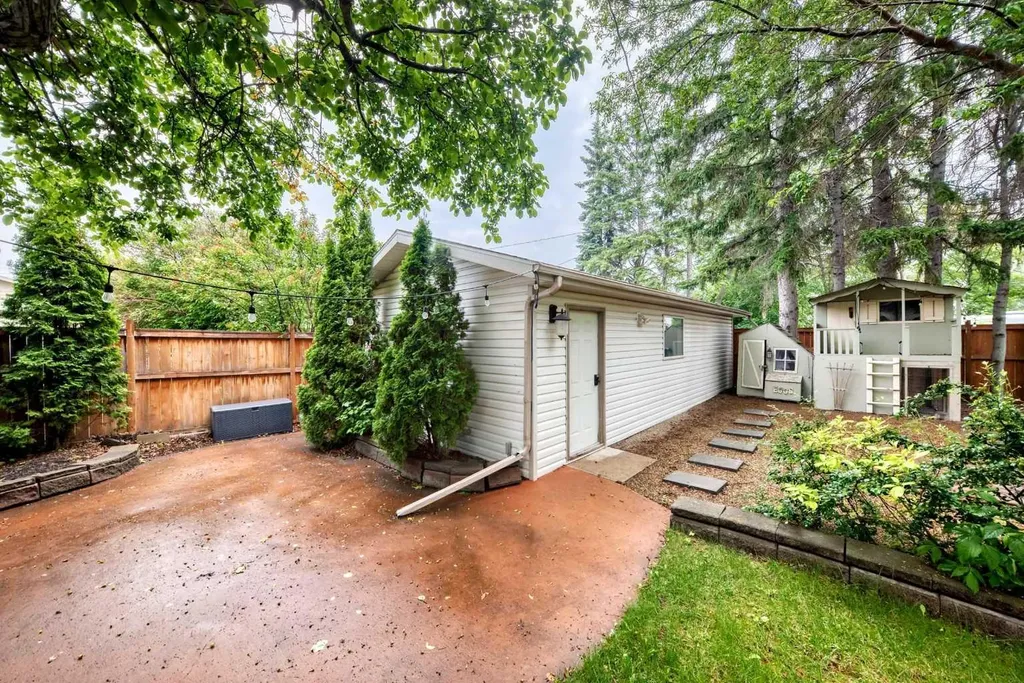 3721 44a Avenue Red Deer AB T4N 3K5