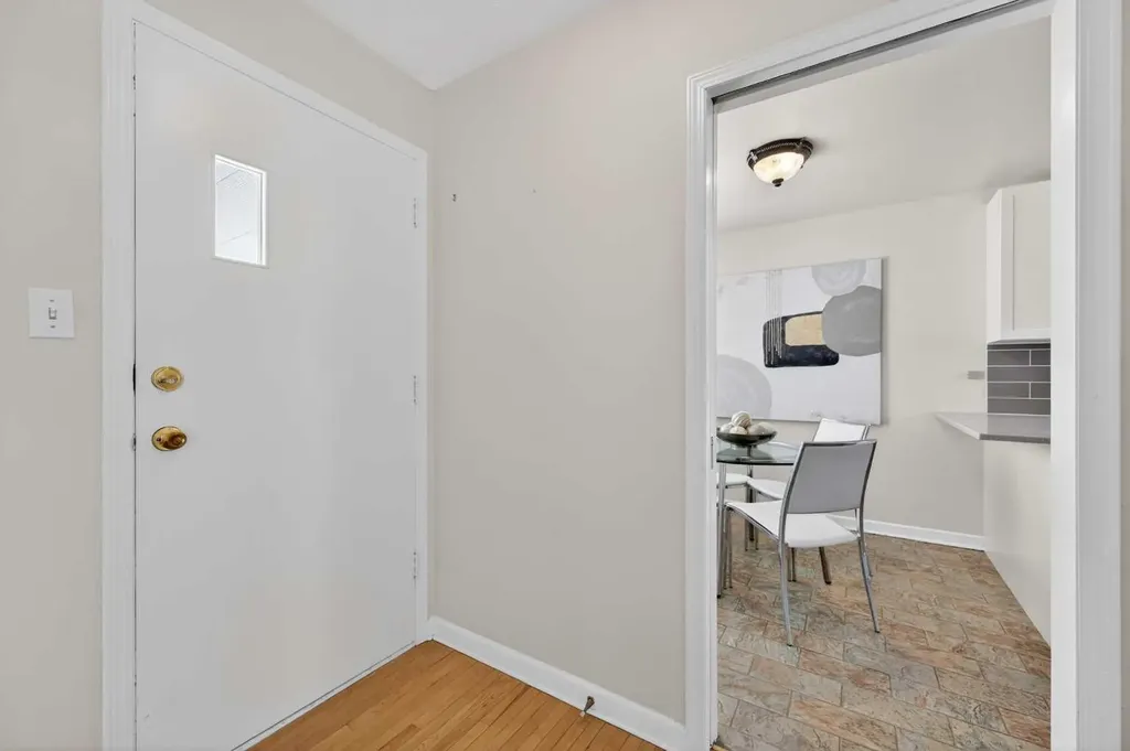 3112 34 Avenue SW Calgary AB T3E 0Z1