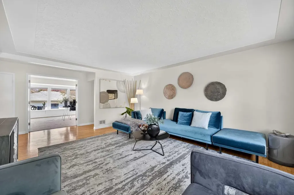 3112 34 Avenue SW Calgary AB T3E 0Z1