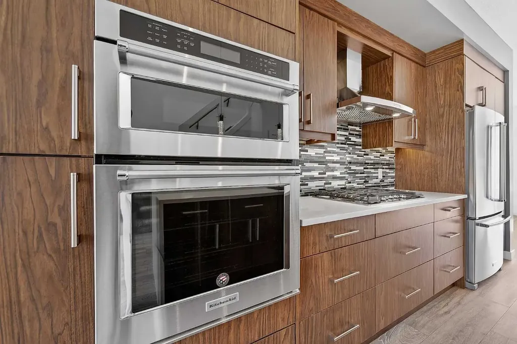 935 Regal Crescent NE Calgary AB T2E 5G8