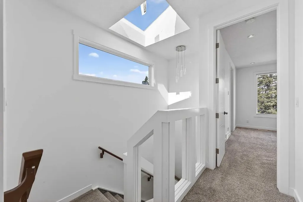 935 Regal Crescent NE Calgary AB T2E 5G8