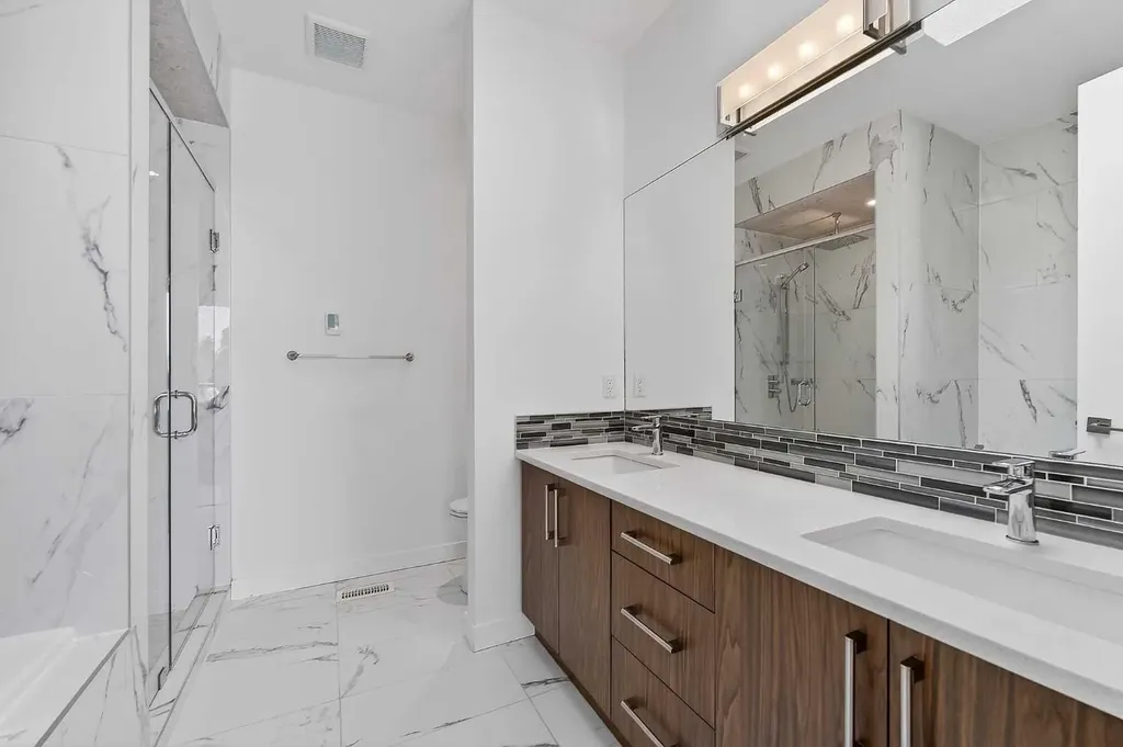 935 Regal Crescent NE Calgary AB T2E 5G8