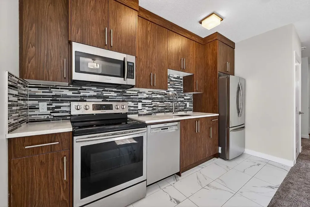 935 Regal Crescent NE Calgary AB T2E 5G8