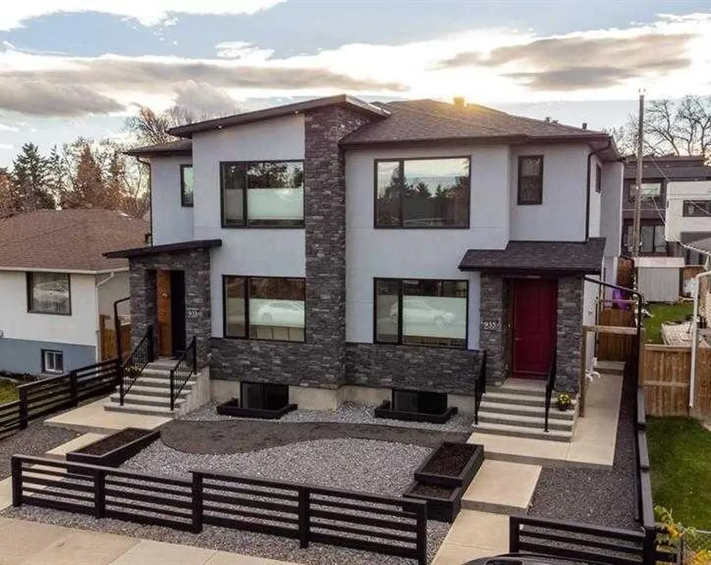 935 Regal Crescent NE Calgary AB T2E 5G8