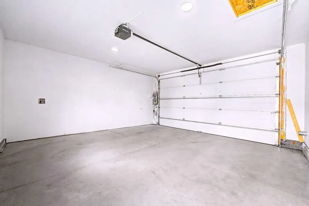 935 Regal Crescent NE Calgary AB T2E 5G8