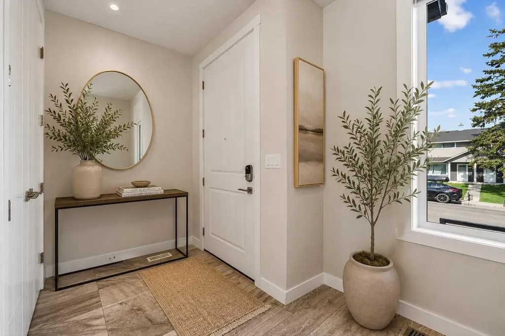 935 Regal Crescent NE Calgary AB T2E 5G8