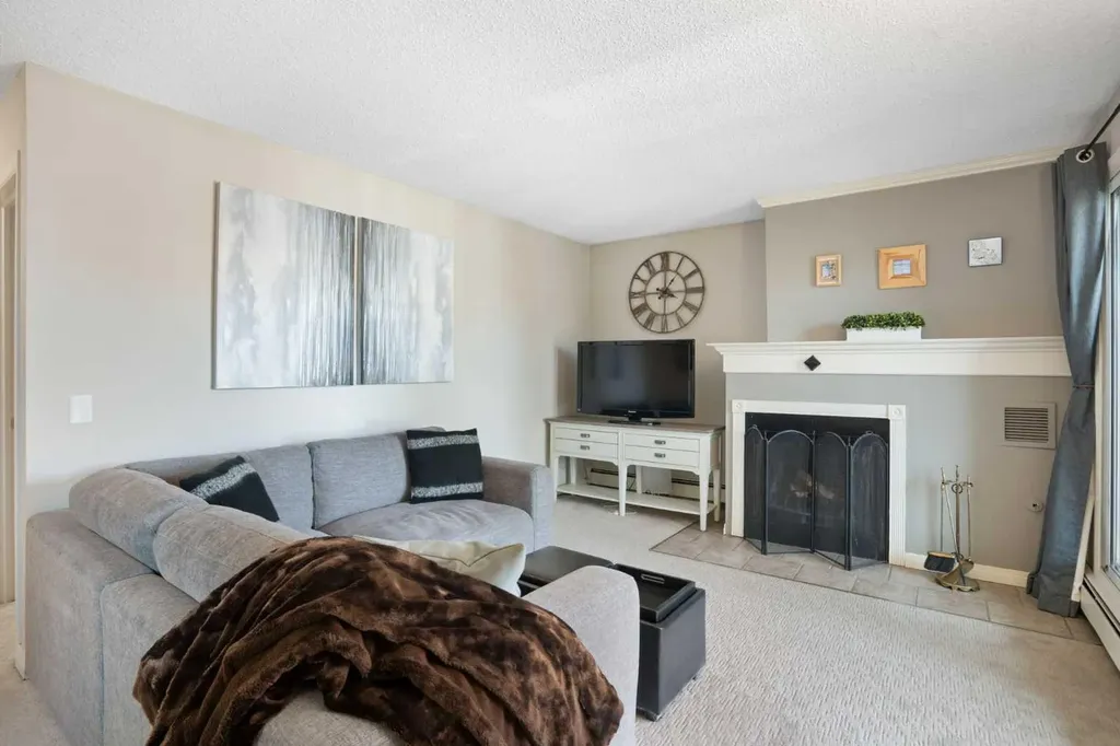 305 25 Avenue SW Calgary AB T2S 0L3