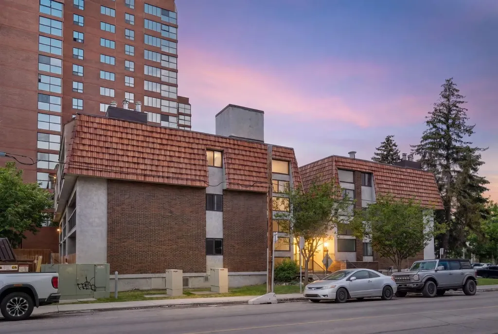 305 25 Avenue SW Calgary AB T2S 0L3