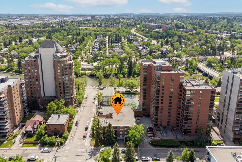 305 25 Avenue SW Calgary AB T2S 0L3