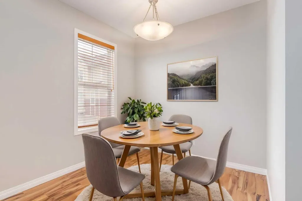 3294 New Brighton Gardens SE Calgary AB T2Z 0Y1