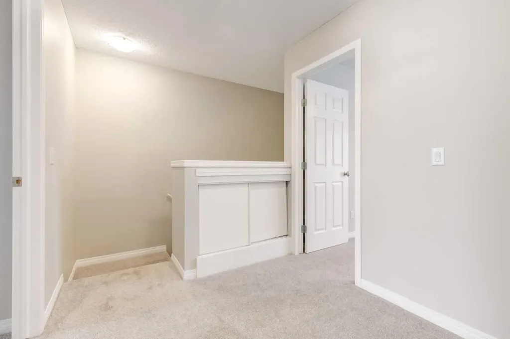 3294 New Brighton Gardens SE Calgary AB T2Z 0Y1