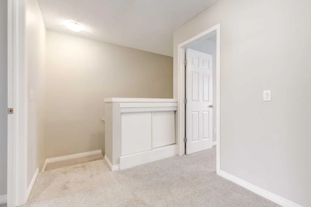 3294 New Brighton Gardens SE Calgary AB T2Z 0Y1