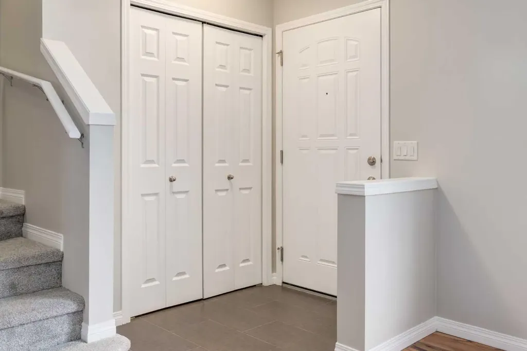 3294 New Brighton Gardens SE Calgary AB T2Z 0Y1