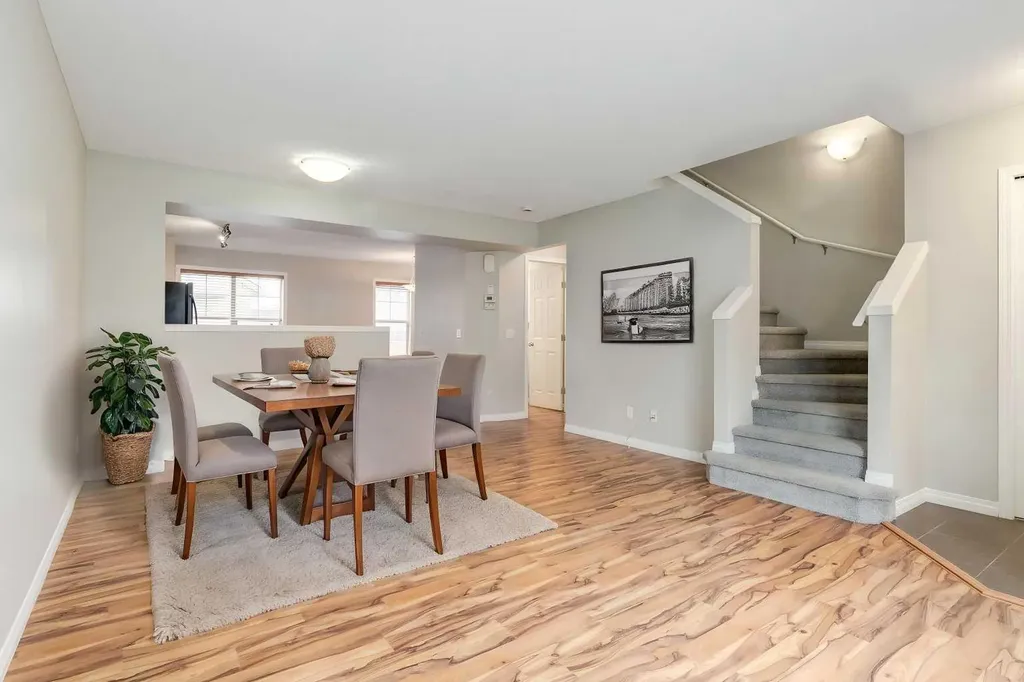 3294 New Brighton Gardens SE Calgary AB T2Z 0Y1