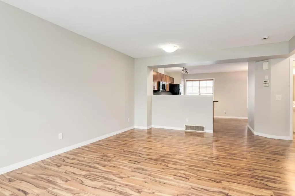 3294 New Brighton Gardens SE Calgary AB T2Z 0Y1