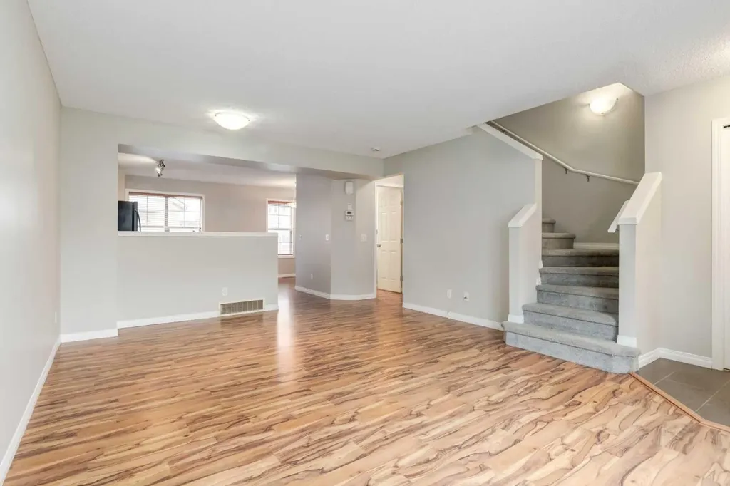 3294 New Brighton Gardens SE Calgary AB T2Z 0Y1