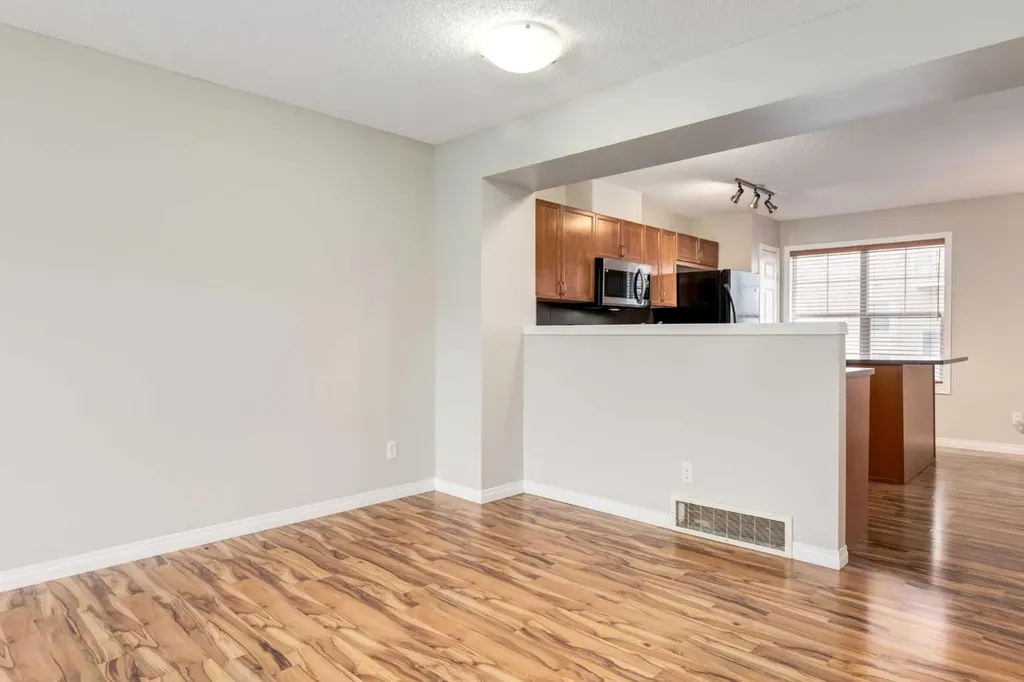 3294 New Brighton Gardens SE Calgary AB T2Z 0Y1