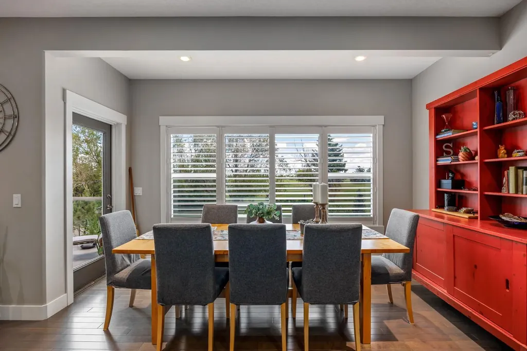 1213 Hillcrest Manor Estates Strathmore AB T1P 0B9