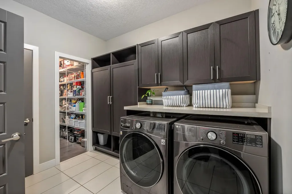 1213 Hillcrest Manor Estates Strathmore AB T1P 0B9