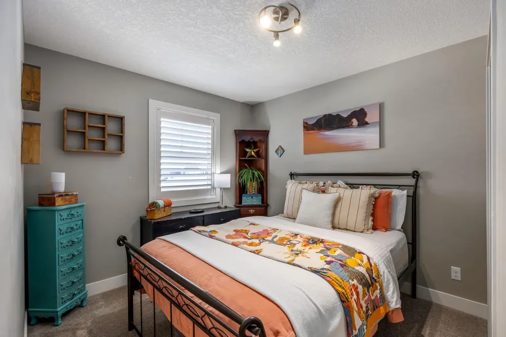 1213 Hillcrest Manor Estates Strathmore AB T1P 0B9