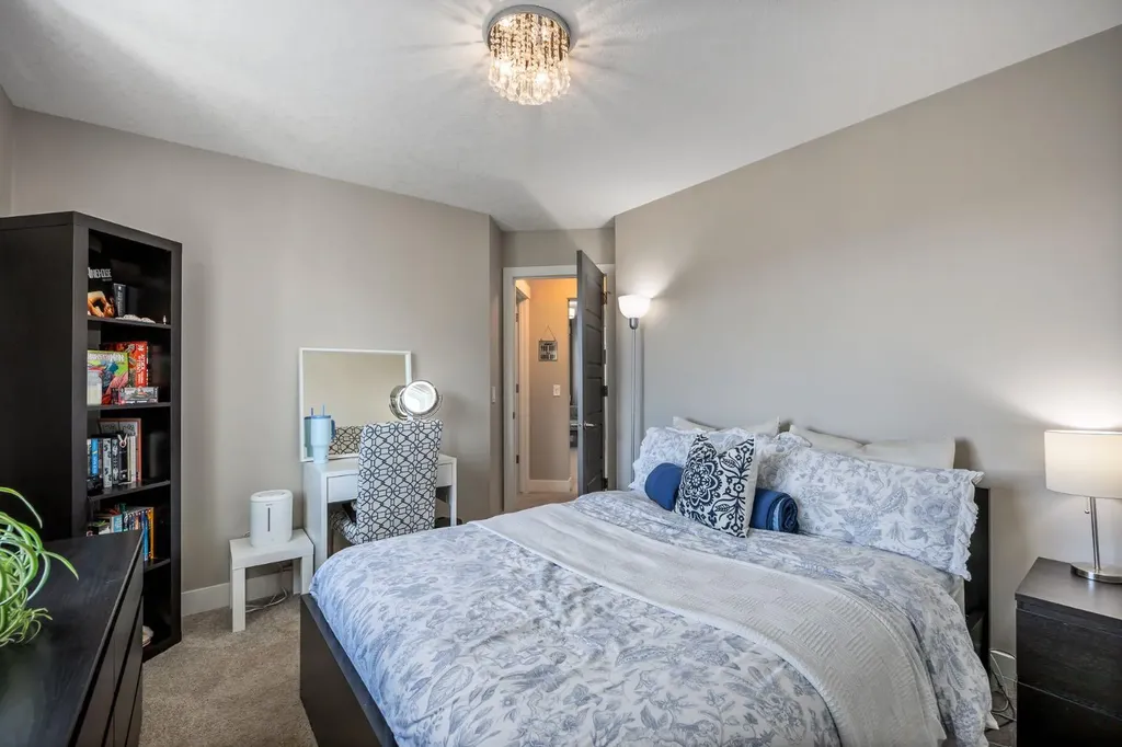 1213 Hillcrest Manor Estates Strathmore AB T1P 0B9