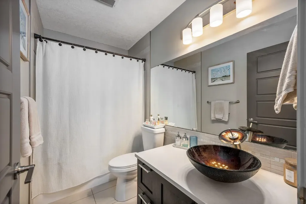 1213 Hillcrest Manor Estates Strathmore AB T1P 0B9