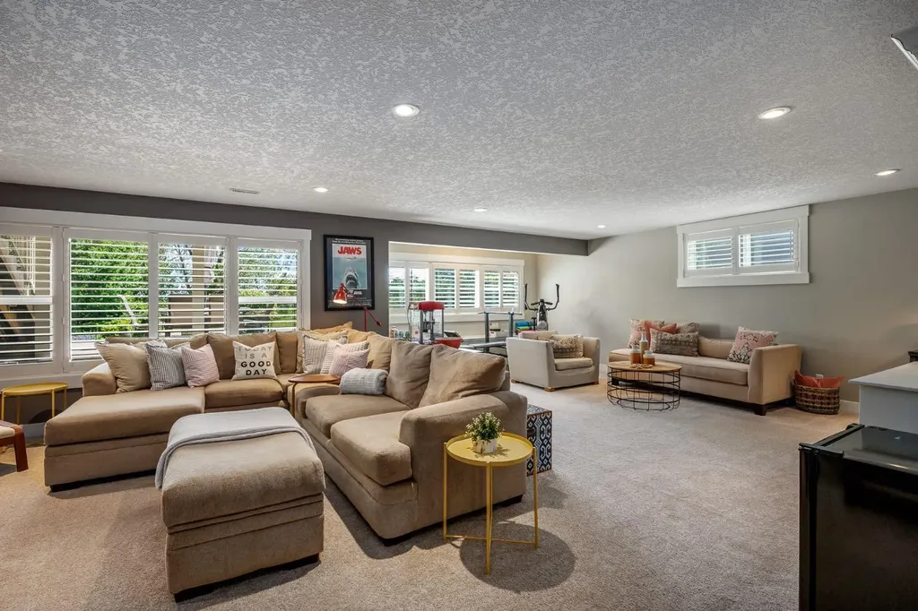 1213 Hillcrest Manor Estates Strathmore AB T1P 0B9