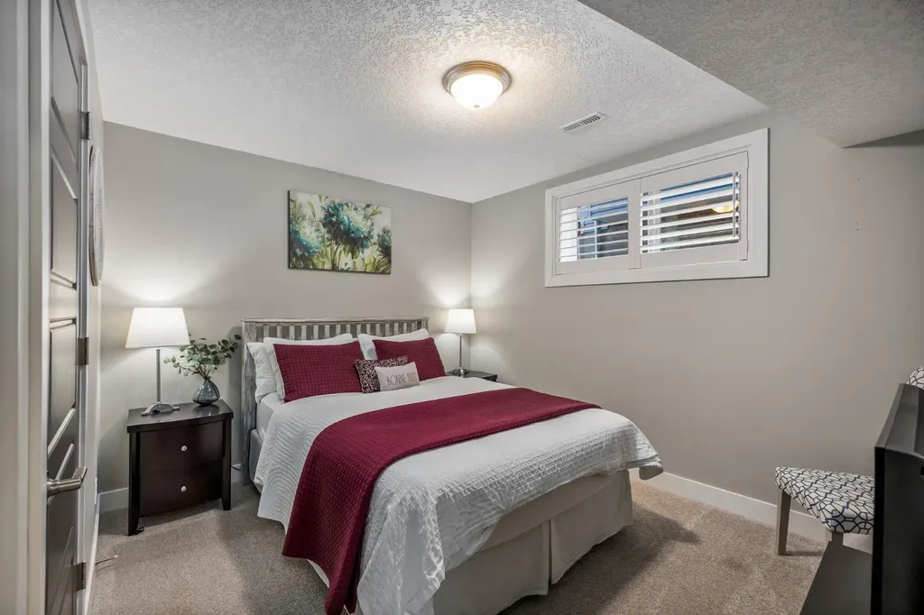 1213 Hillcrest Manor Estates Strathmore AB T1P 0B9
