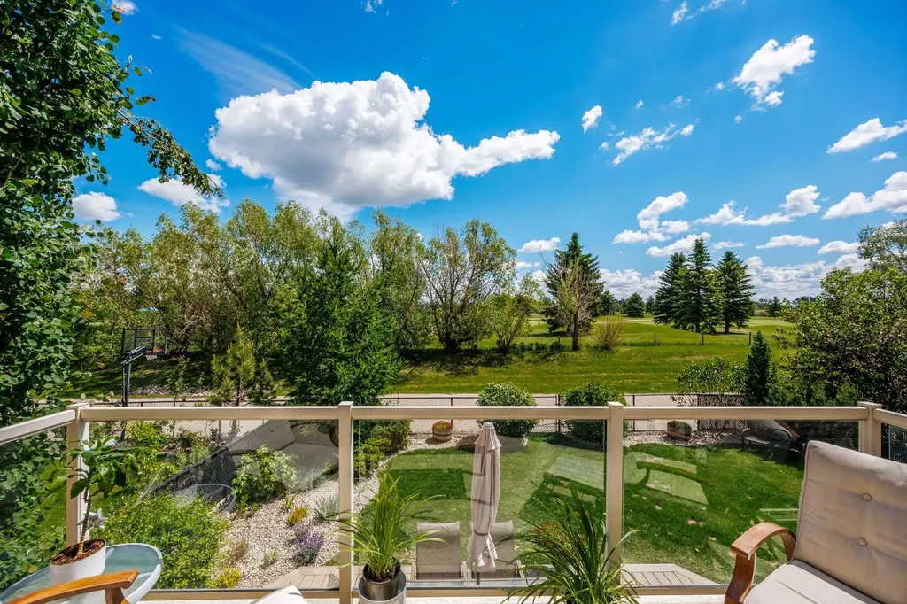 1213 Hillcrest Manor Estates Strathmore AB T1P 0B9