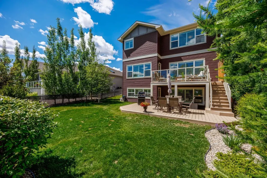 1213 Hillcrest Manor Estates Strathmore AB T1P 0B9