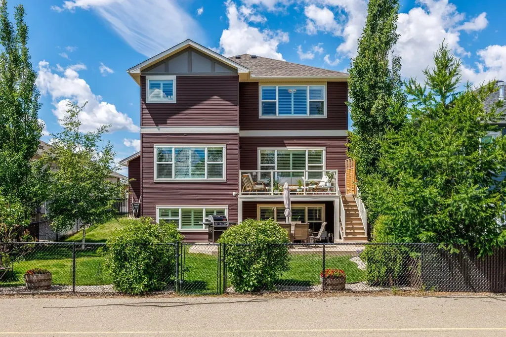 1213 Hillcrest Manor Estates Strathmore AB T1P 0B9