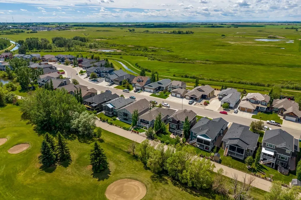 1213 Hillcrest Manor Estates Strathmore AB T1P 0B9