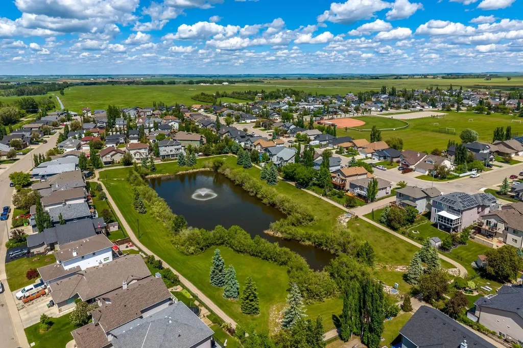1213 Hillcrest Manor Estates Strathmore AB T1P 0B9