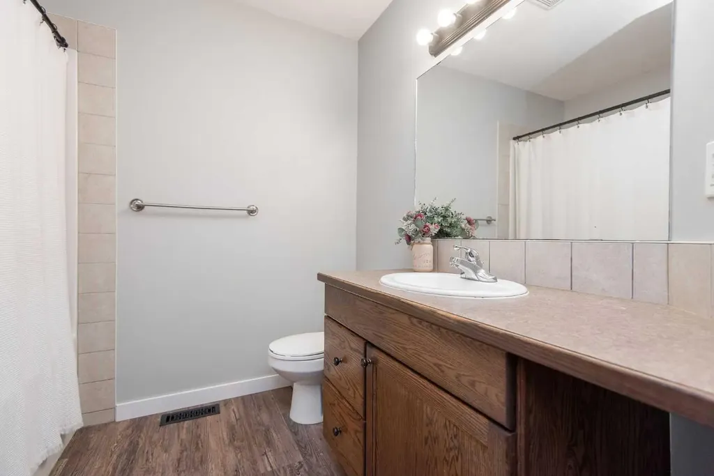 125 Winston Place Blackfalds AB T4M 0K9
