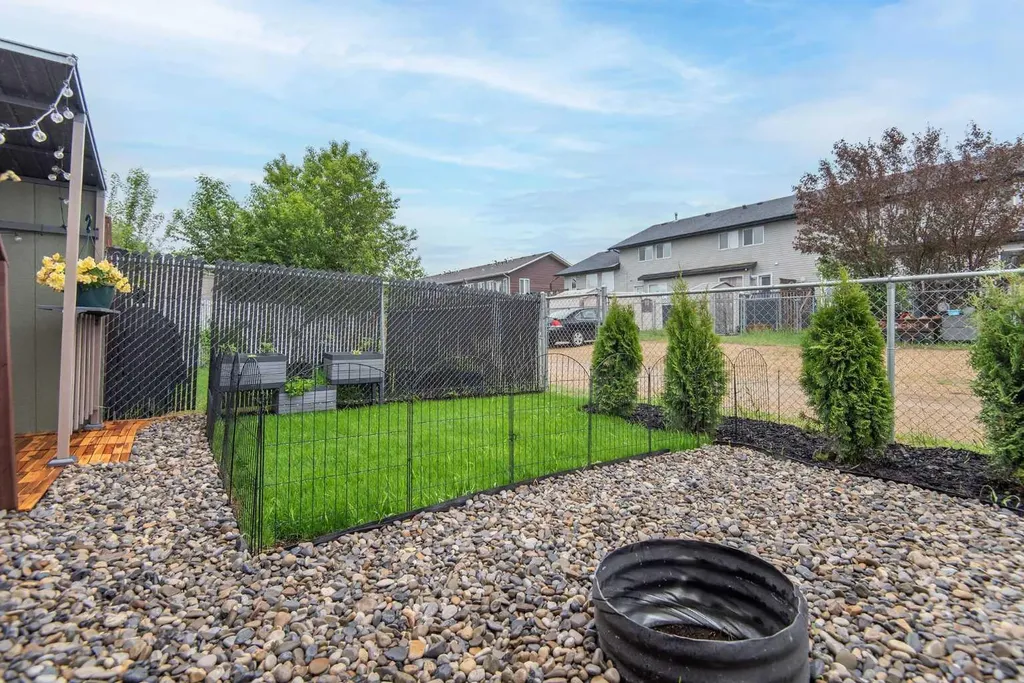 125 Winston Place Blackfalds AB T4M 0K9