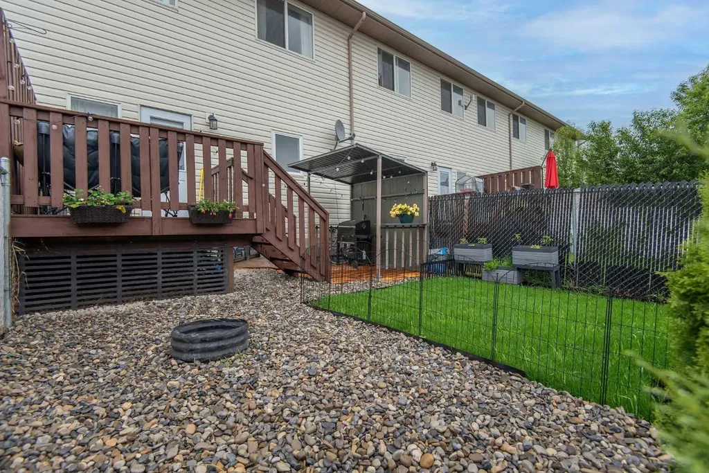 125 Winston Place Blackfalds AB T4M 0K9
