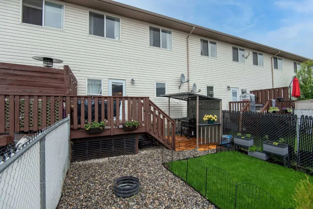 125 Winston Place Blackfalds AB T4M 0K9