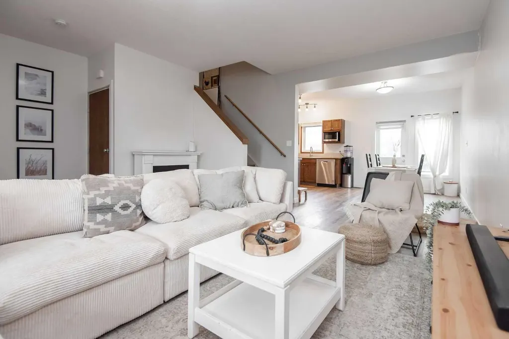 125 Winston Place Blackfalds AB T4M 0K9
